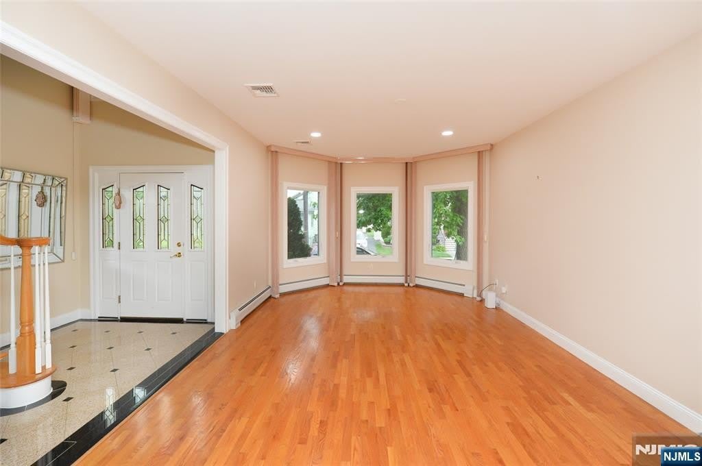 1056 Edgewood Lane – photo 4