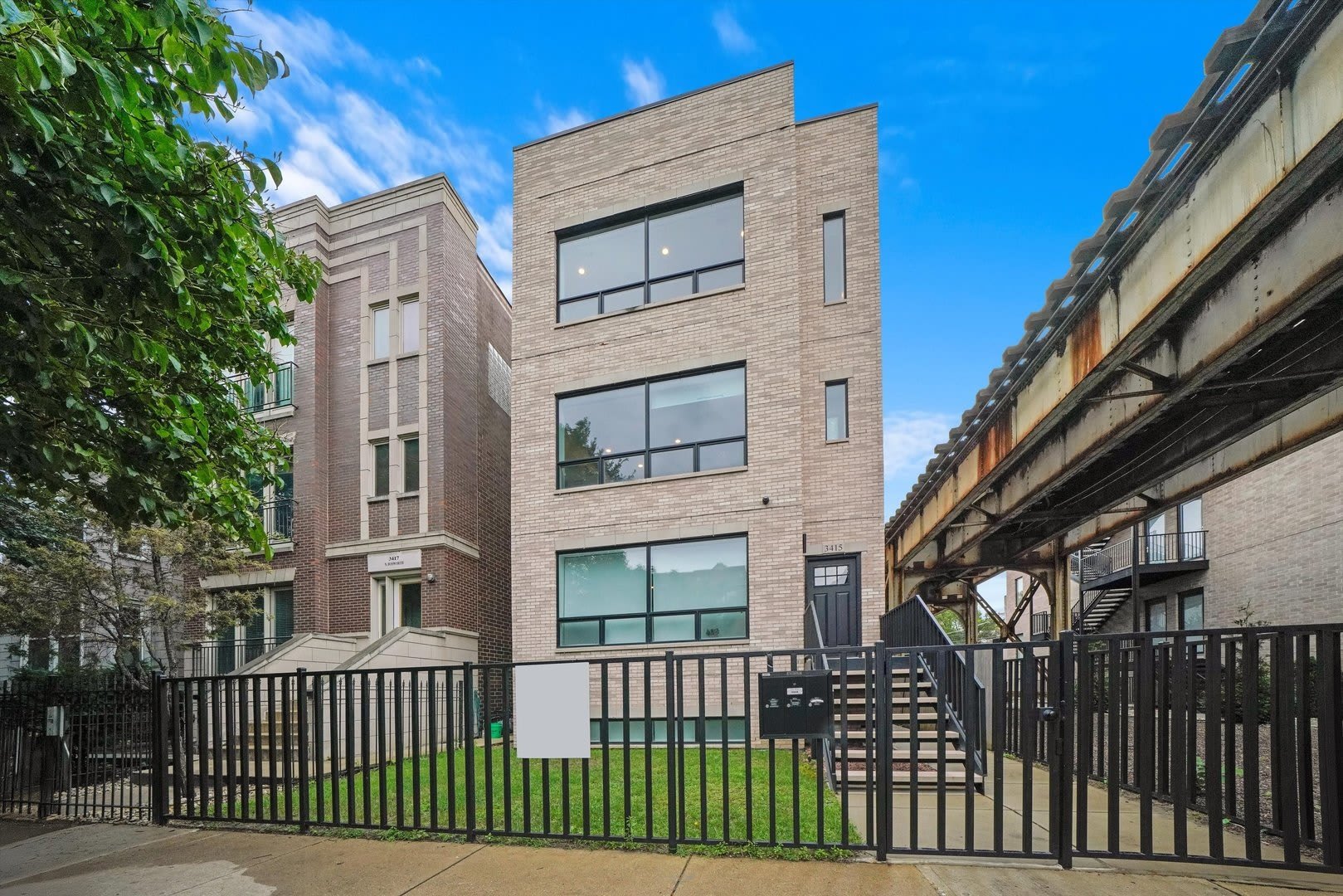 3415 N Bosworth Avenue – photo 1