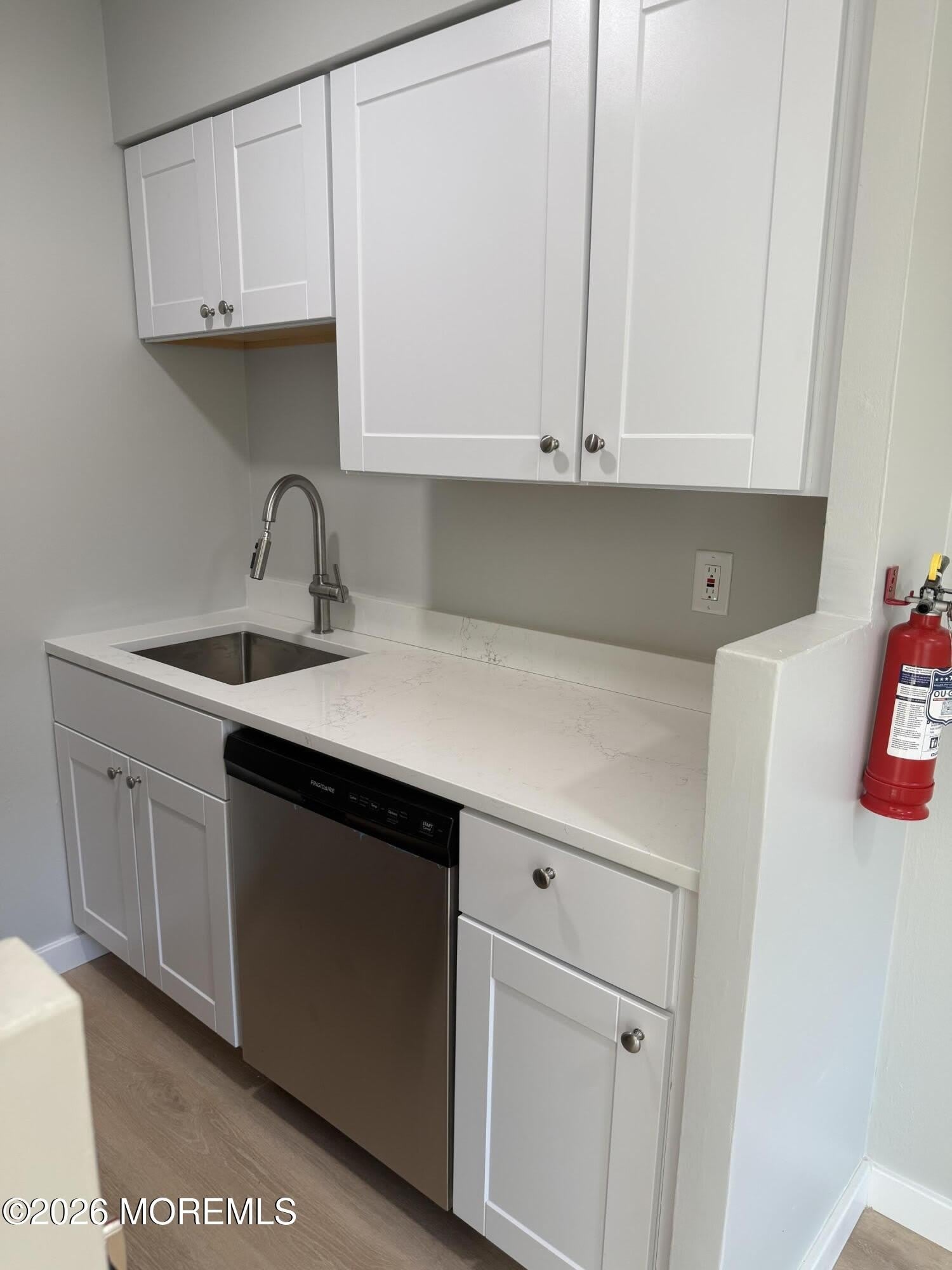 407 NE 8th Avenue – photo 3