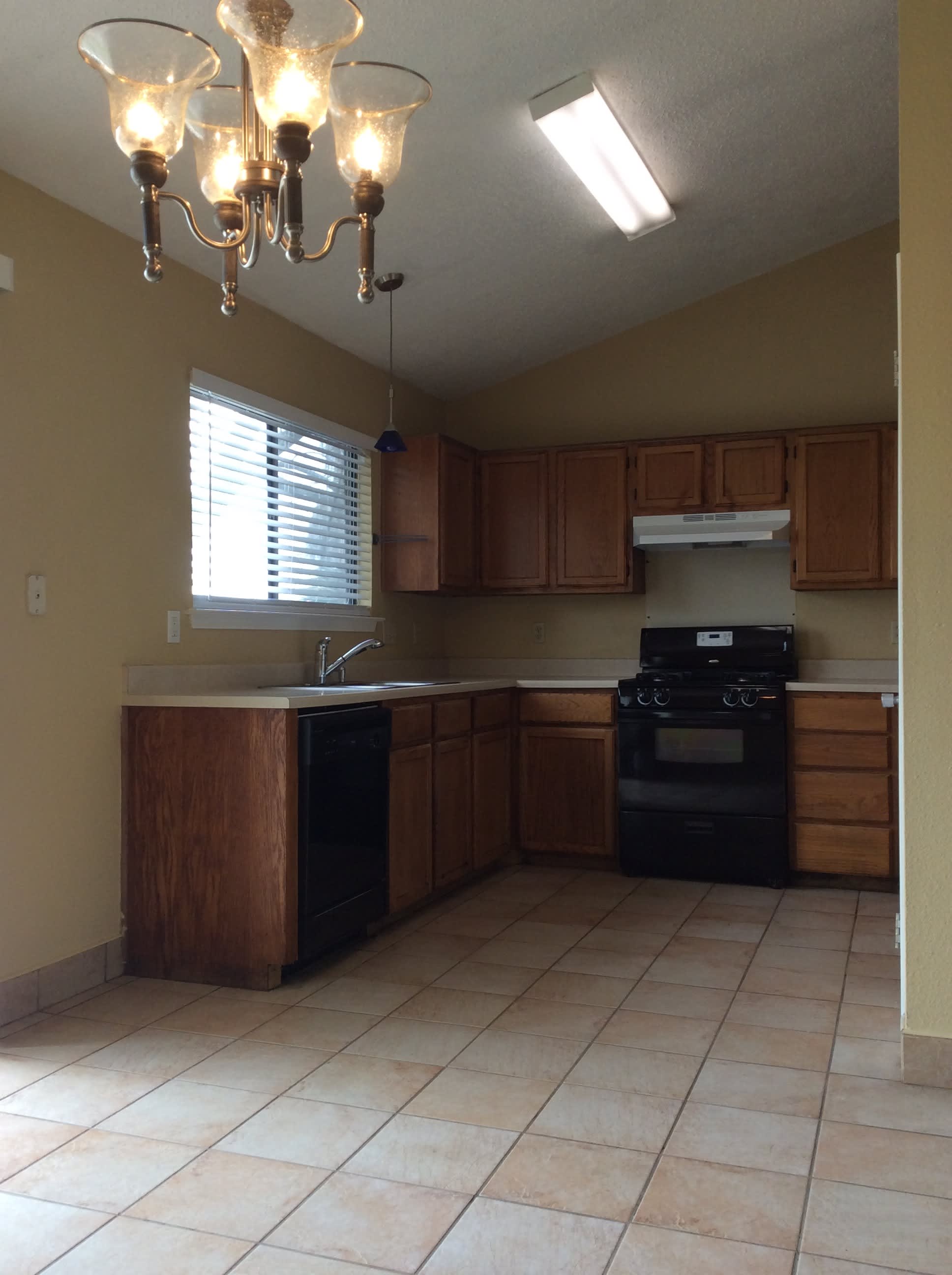 2103 Bluebonnet Dr – photo 3