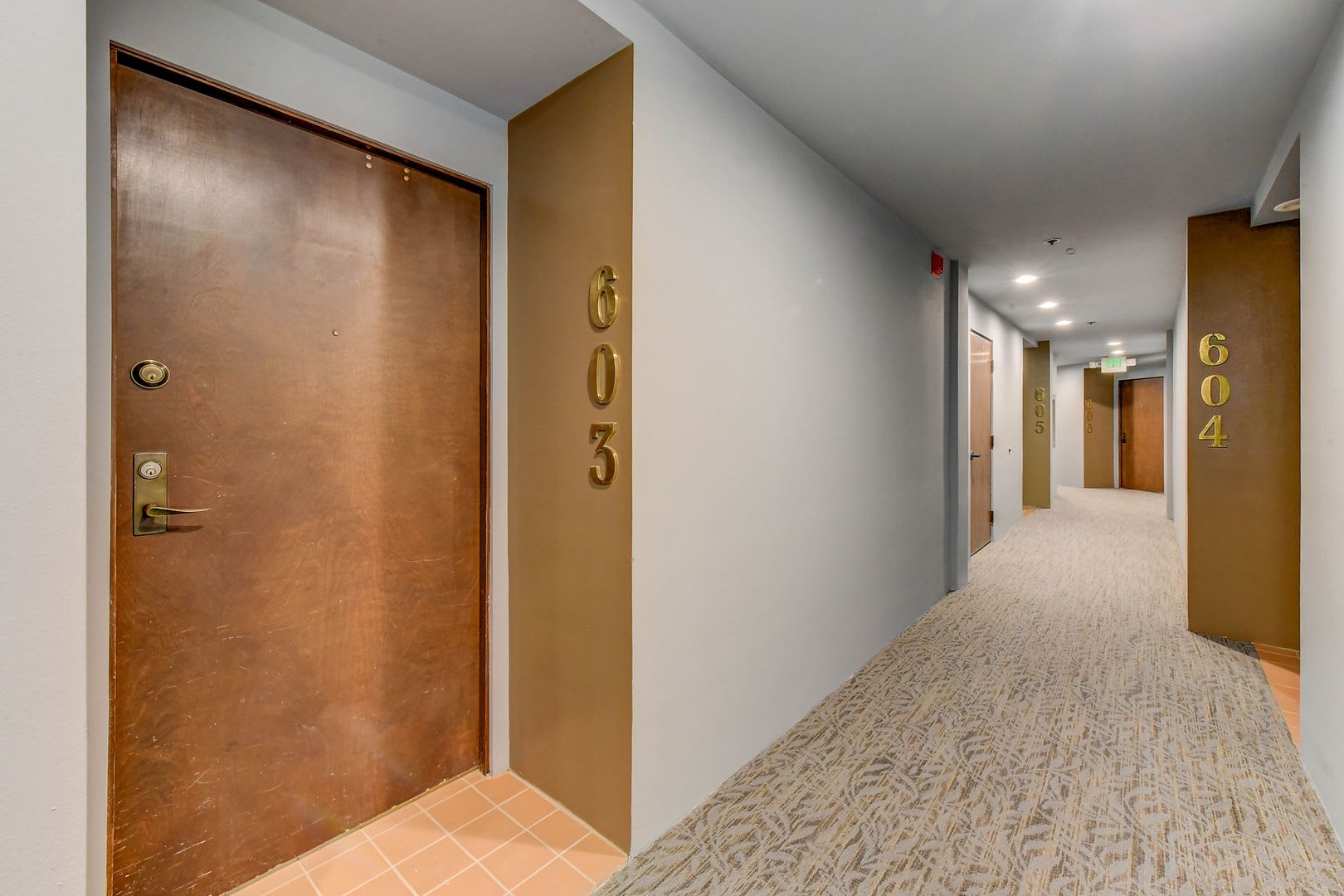 1 bed, 1 bath condo with Parking includes W/S/G! – photo 5