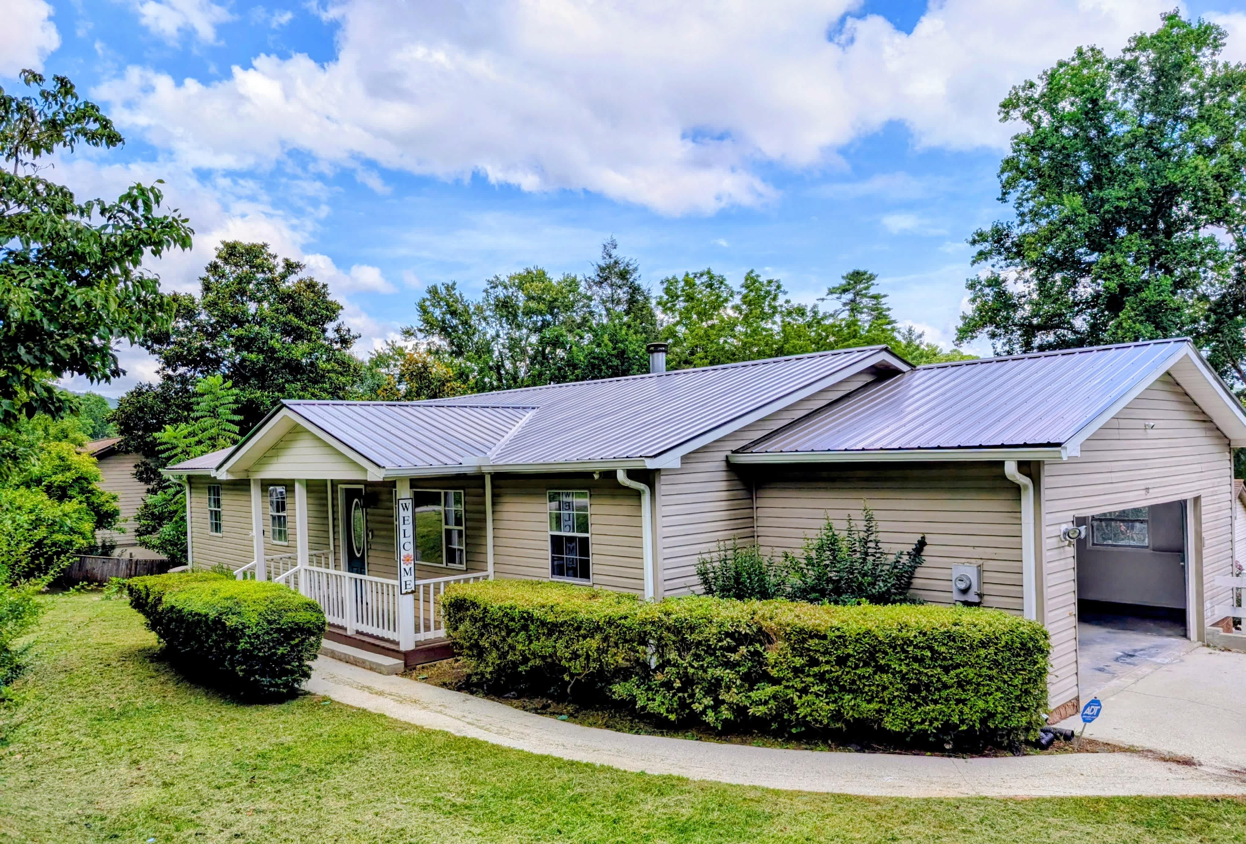 130 Hillside Dr – photo 1