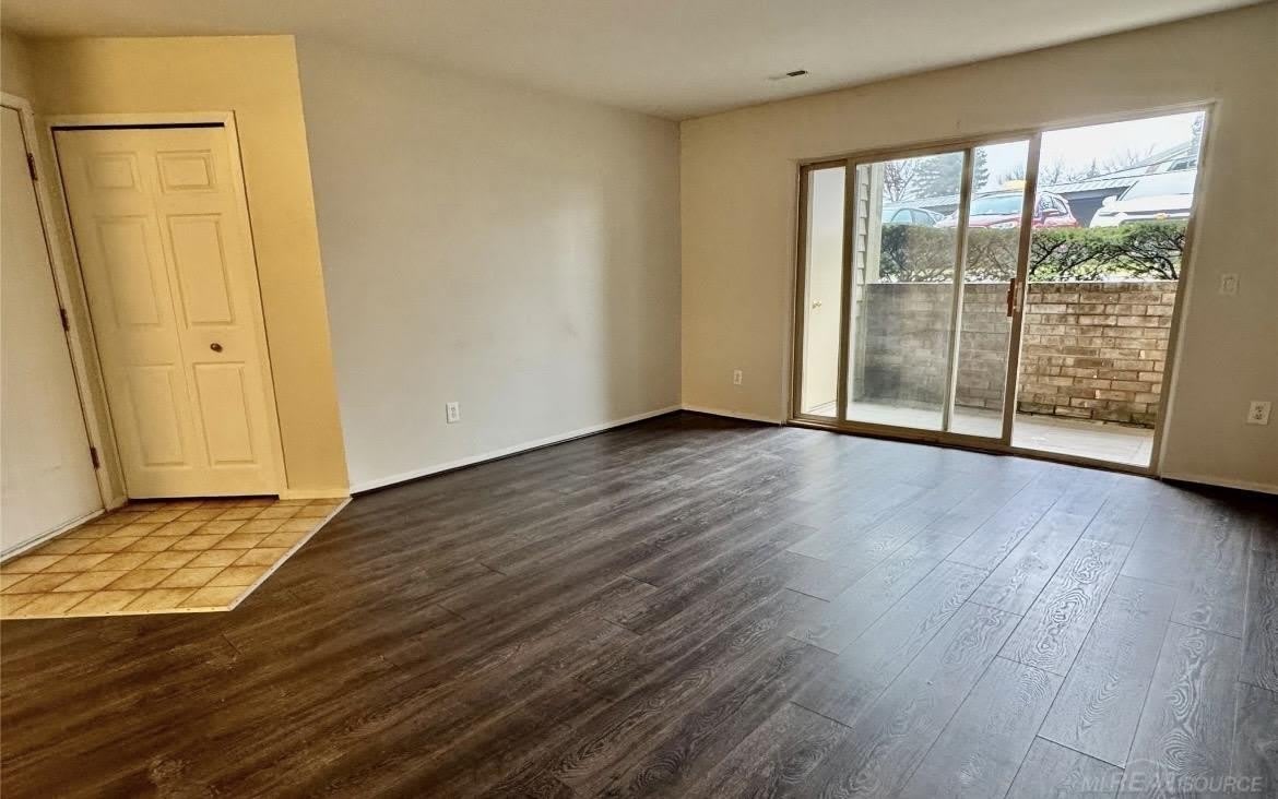 2605 Greenstone BLVD APT 201 Street – photo 3