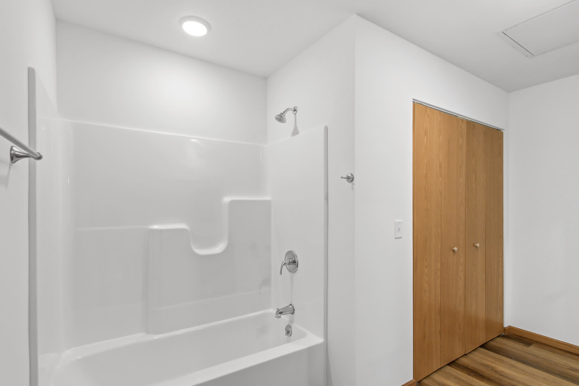 1425 Peterson Drive – photo 5
