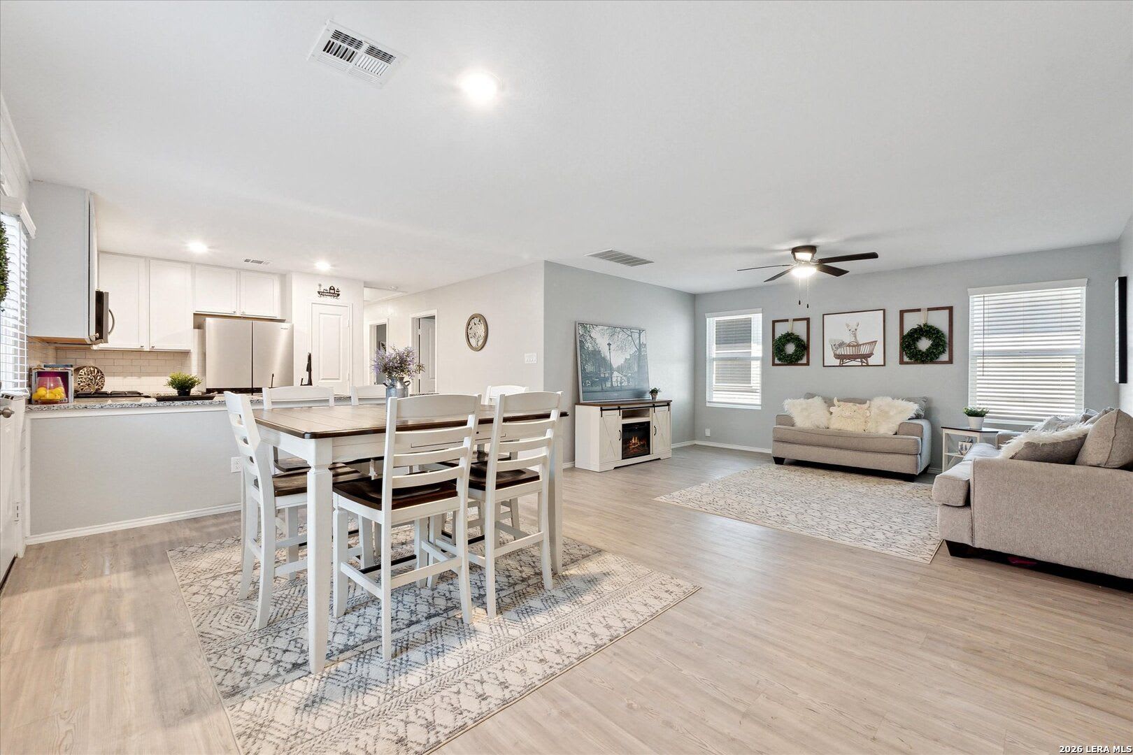 Available Now Modern 3 Bedroom Home In San Antonio – photo 3