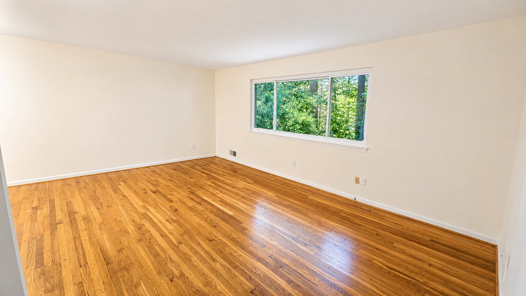 8459 Thames St – photo 4