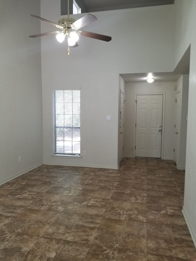 Two Bedrooms Plus Loft – photo 2