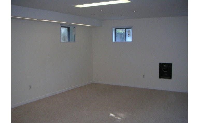 Beautiful brick, 4 bedrooms 3 full bath single family home in the heart of Silver Spring – photo 3