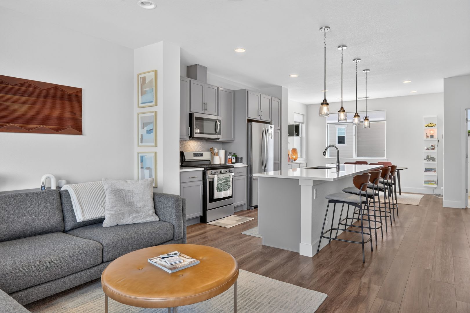 Modern Luxury Townhome 2 Bed 2 Bath 1 400 Sq Ft 2 Car Garage – photo 5