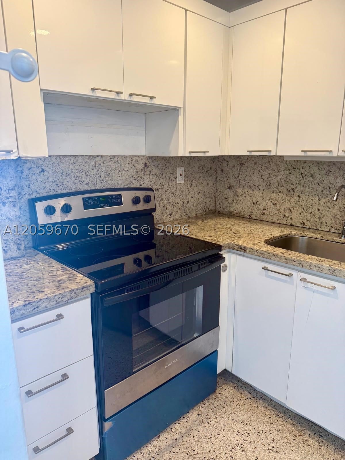 1736 SW 19th St – photo 4