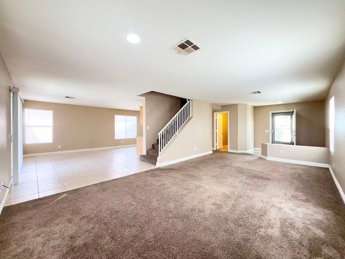 SUPERB CONDITIONS 2 STORY HOUSE NEAR SUMMERLIN – photo 3