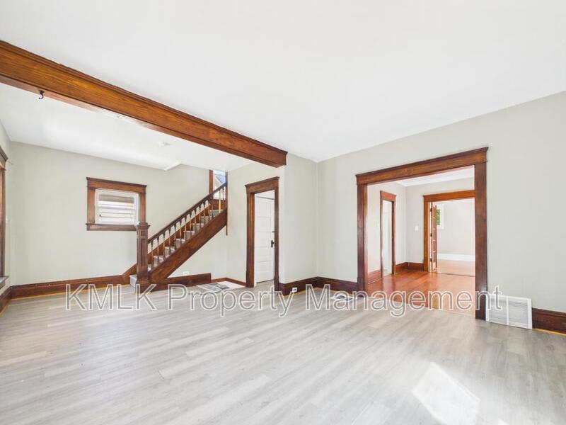 701 Kling St – photo 3