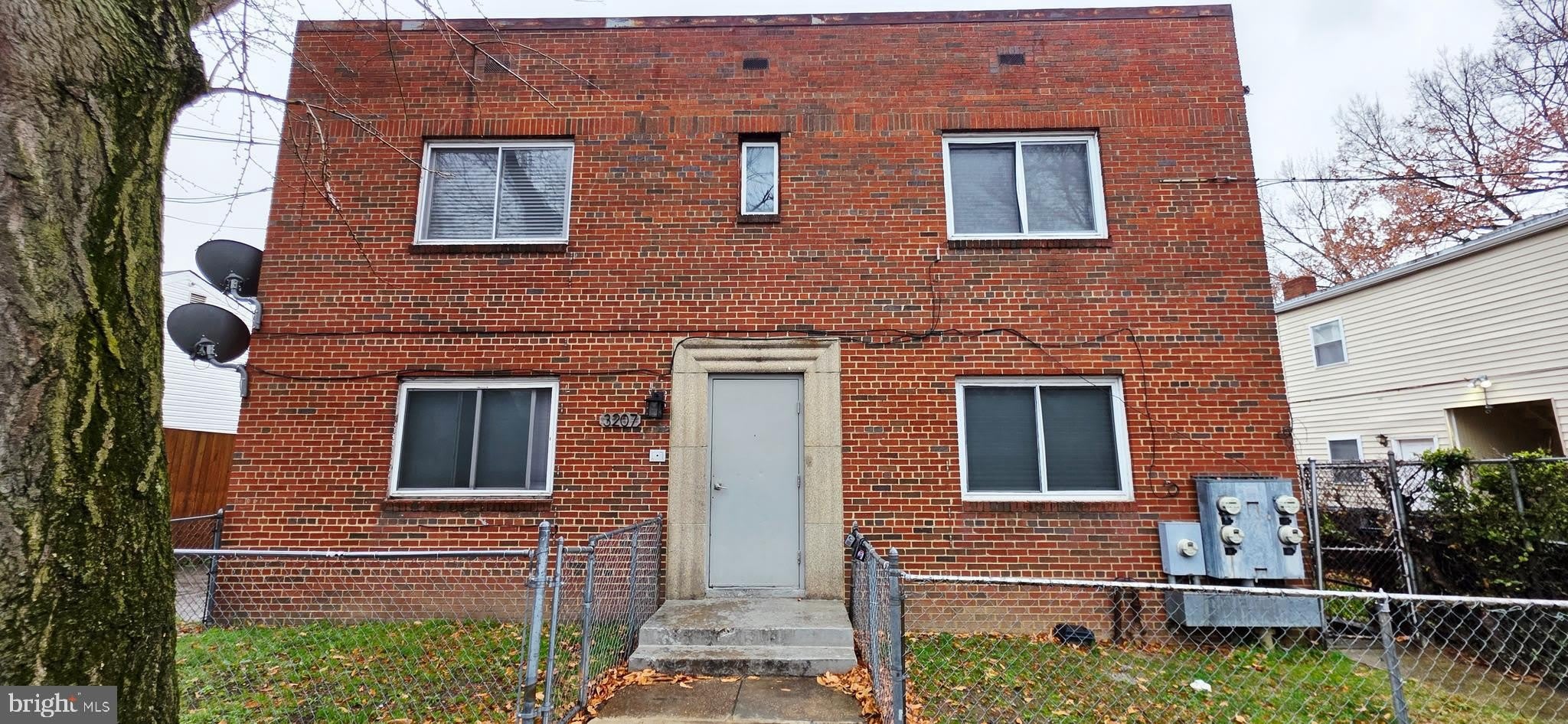 3207 11TH PL SE – photo 4