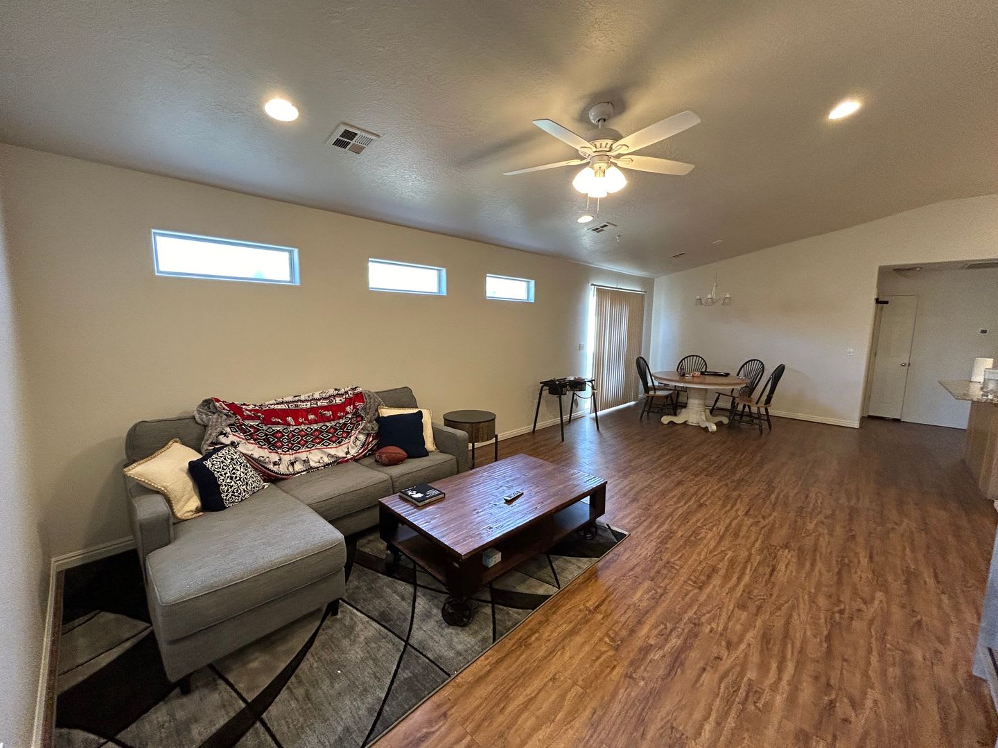 Available 10 10 26 Great 3 Bedroom Town Home For Rent – photo 5