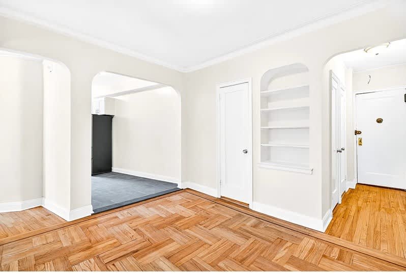 601 Pelham Pkwy N Apt 514 – photo 4