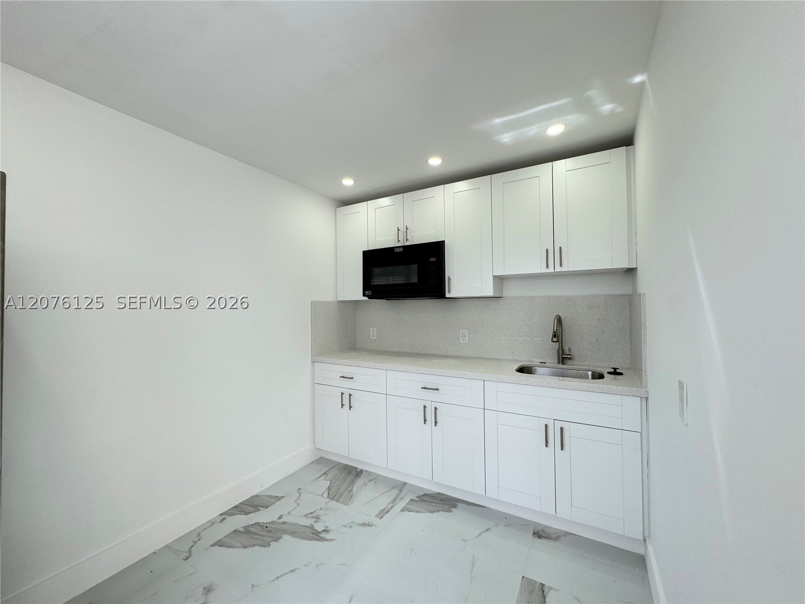 10330 SW 35th Ter – photo 5
