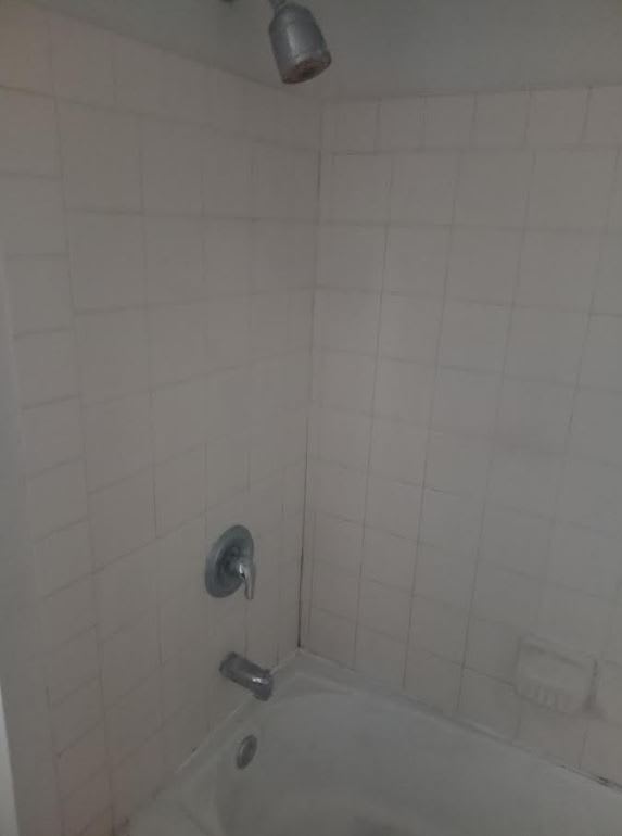 27 W Lansing St – photo 2