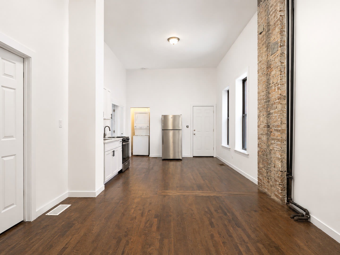 8714 S Commercial Avenue – photo 2