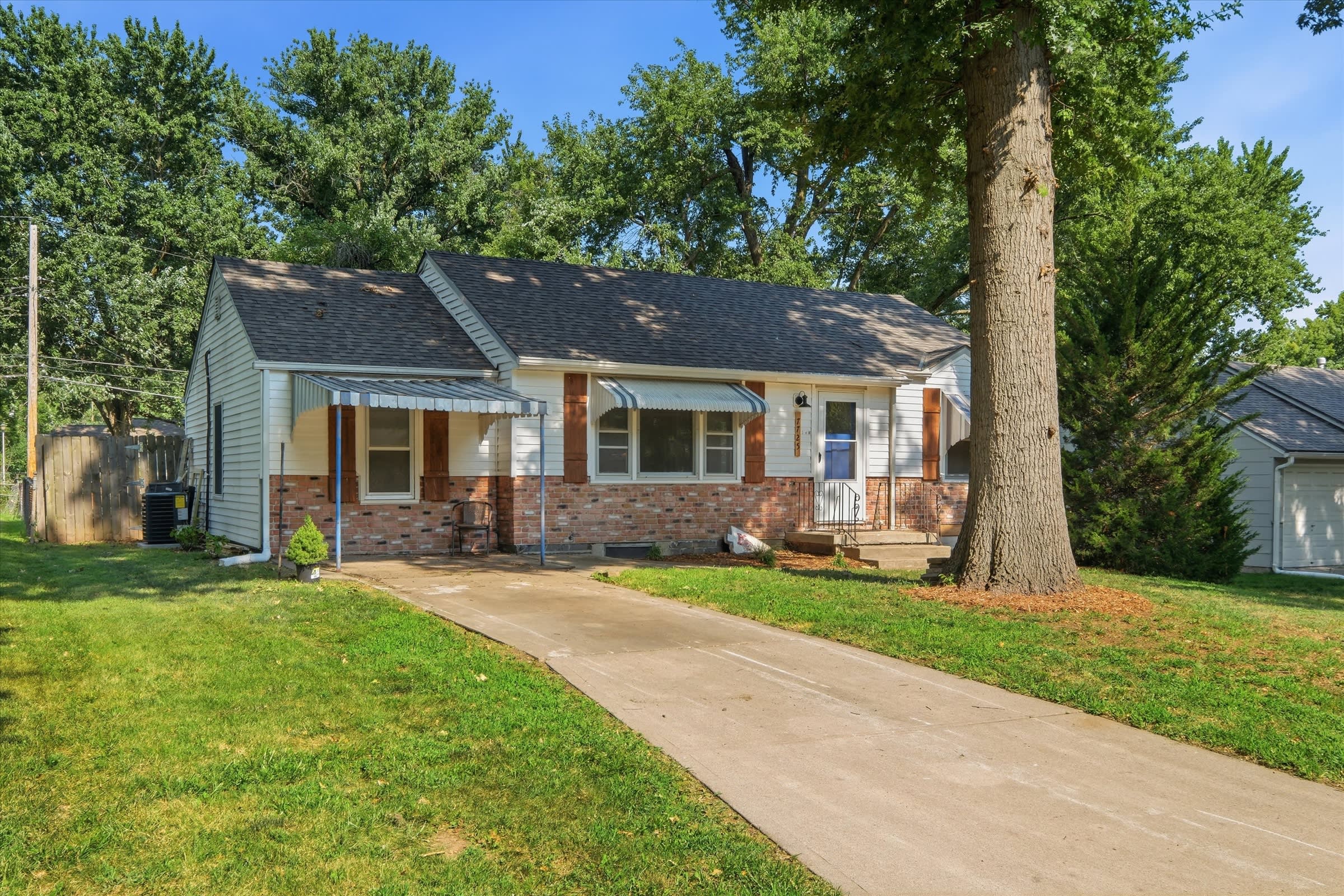 7725 Robinson Street – photo 2