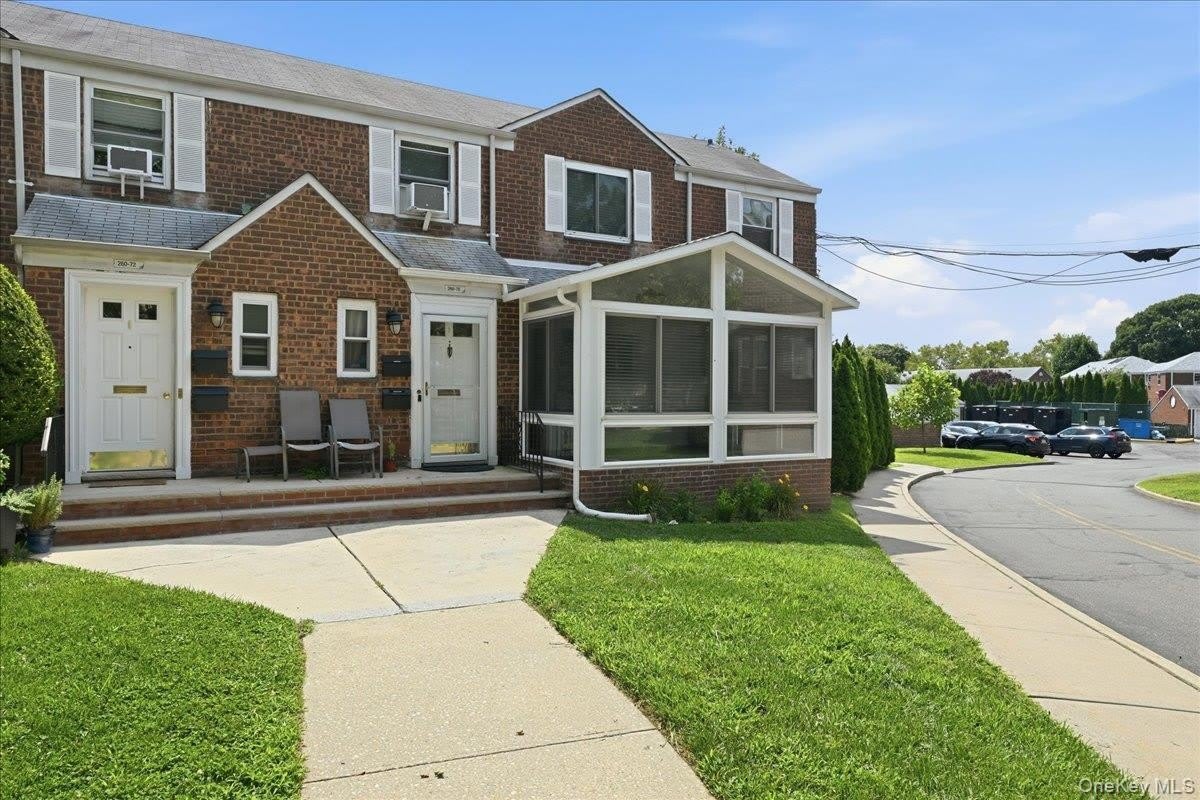 260-70 73rd Avenue – photo 1
