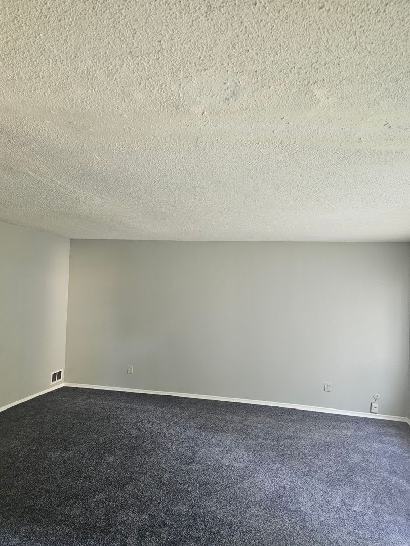 For Rent – 18331 Burgess 3 Beds&1Bath – photo 5