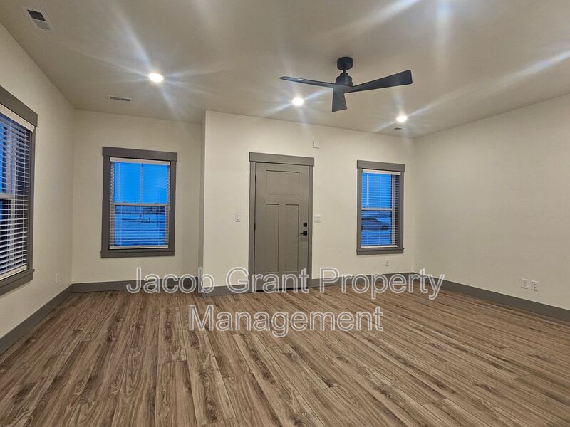 5157 N Beach Dr – photo 3
