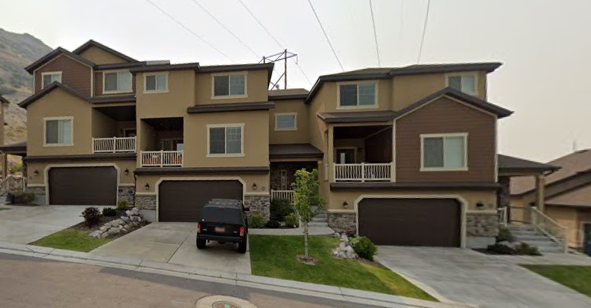 3 Bed Townhome – photo 1