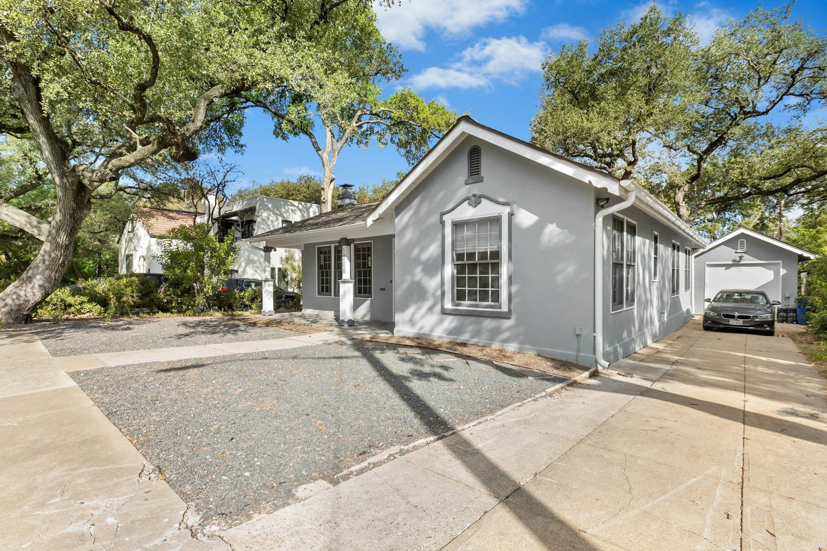 1206 W 22 1/2 St – photo 2