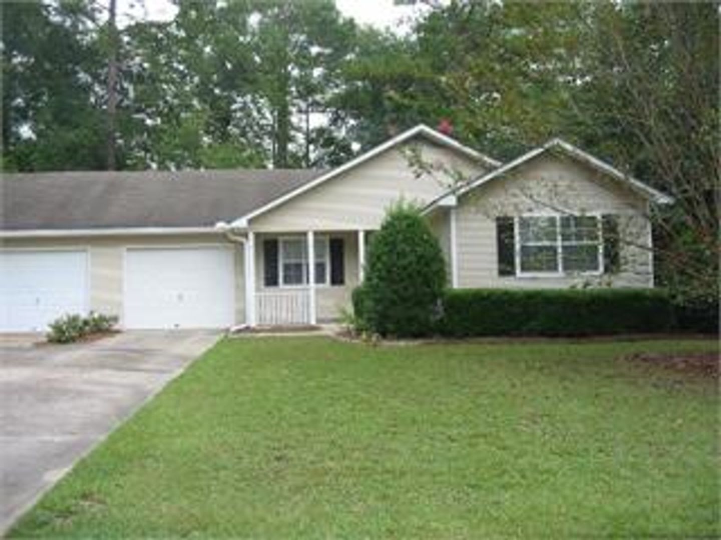 THREE BEDROOM, TWO BATH DUPLEX – photo 2