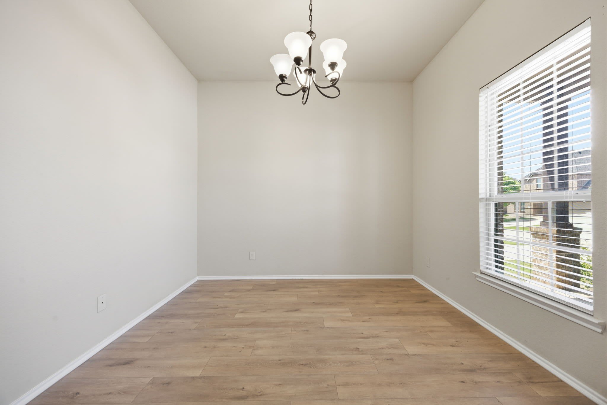 1445 Bateman Lane – photo 4