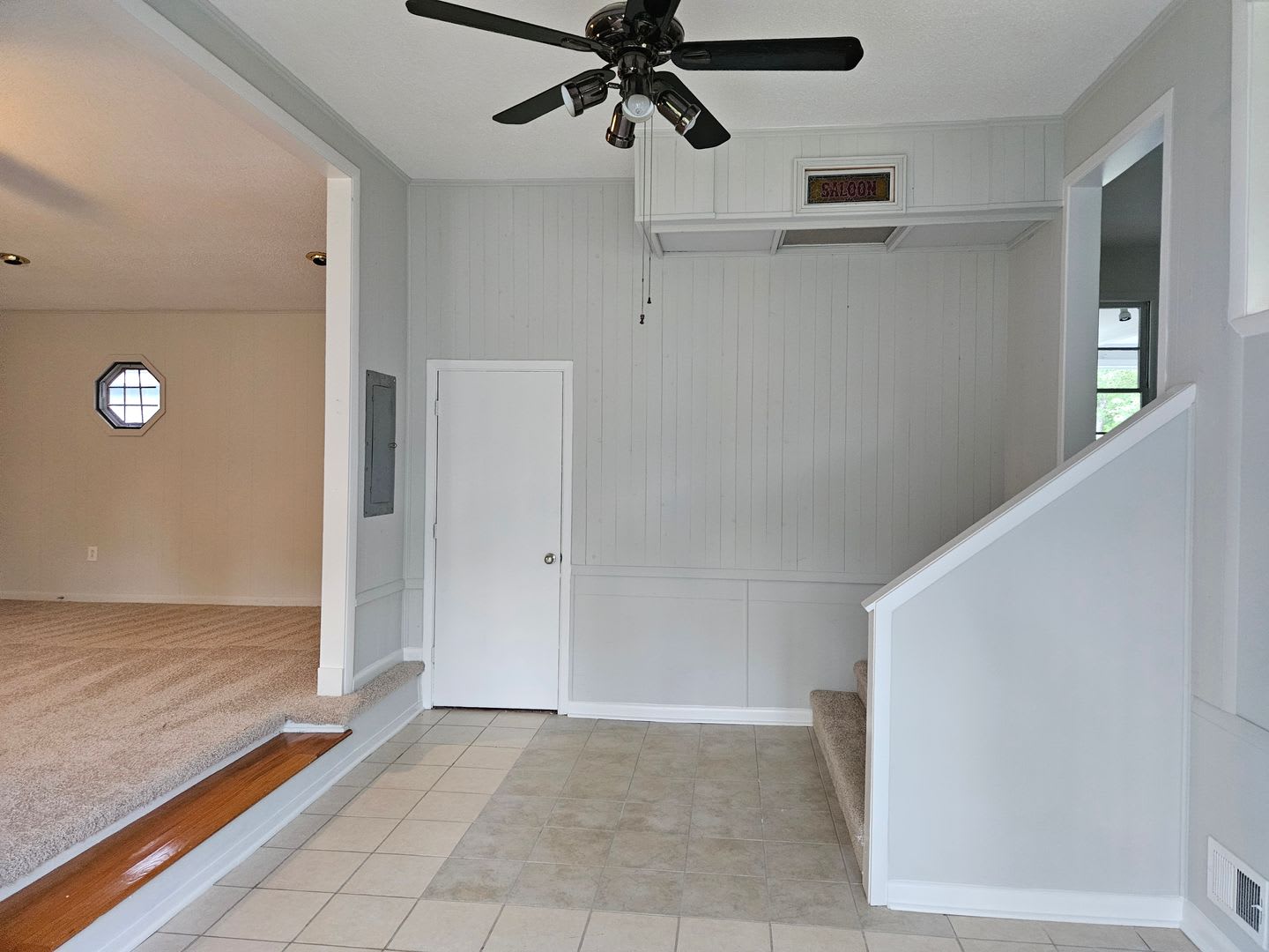Beautiful renovated 3 bed, 1.5 bath unfurnished home located in Hampstead – photo 4