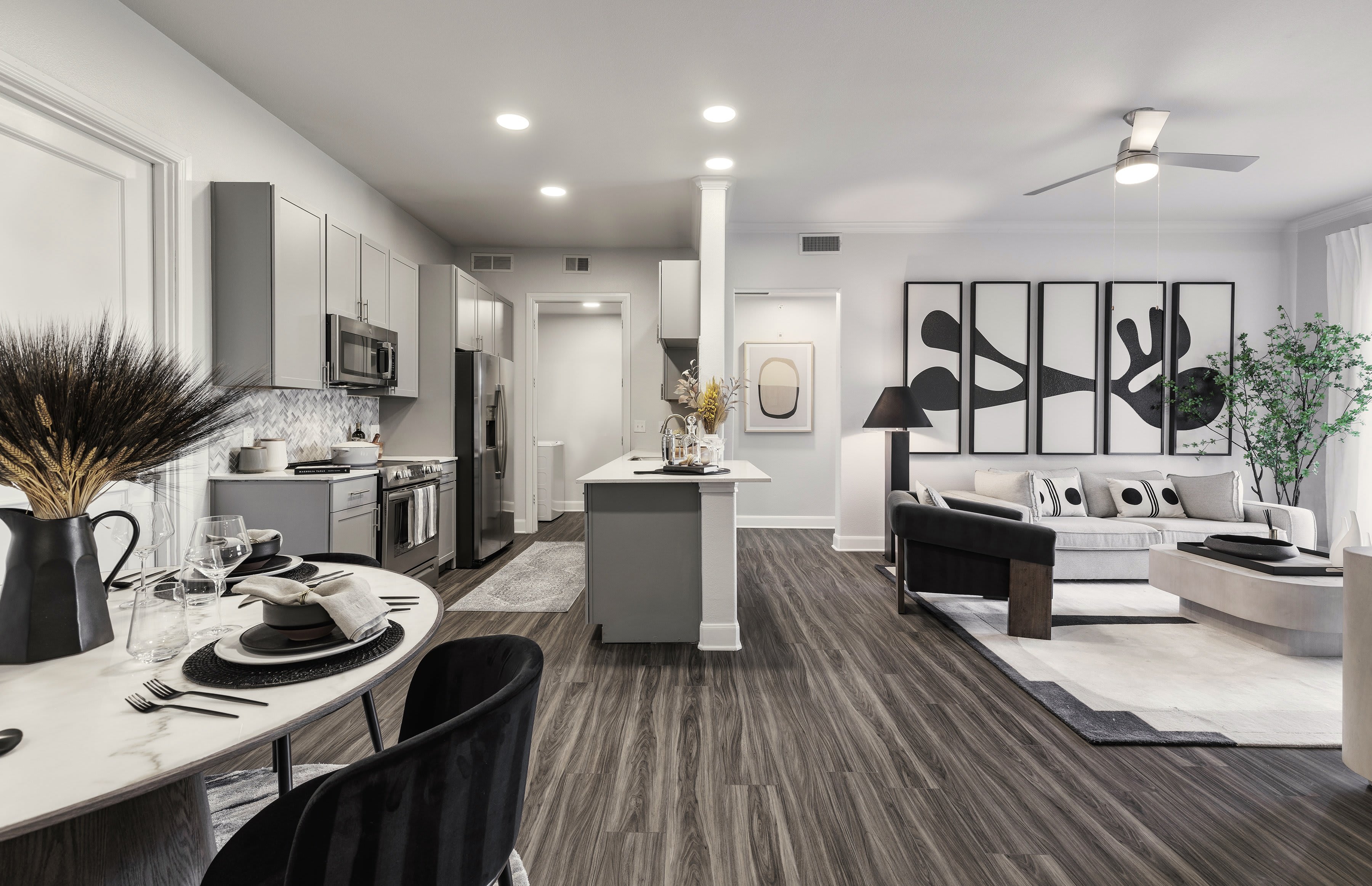 3500 Westlake – photo 1