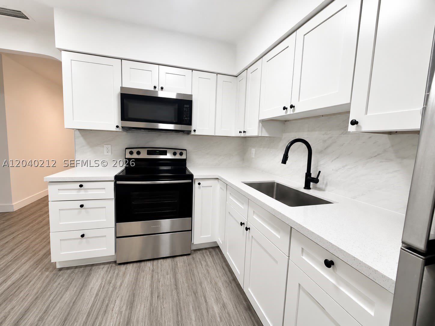730 SW 5th St – photo 2