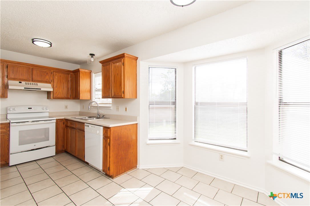 2104 Corona Drive – photo 5