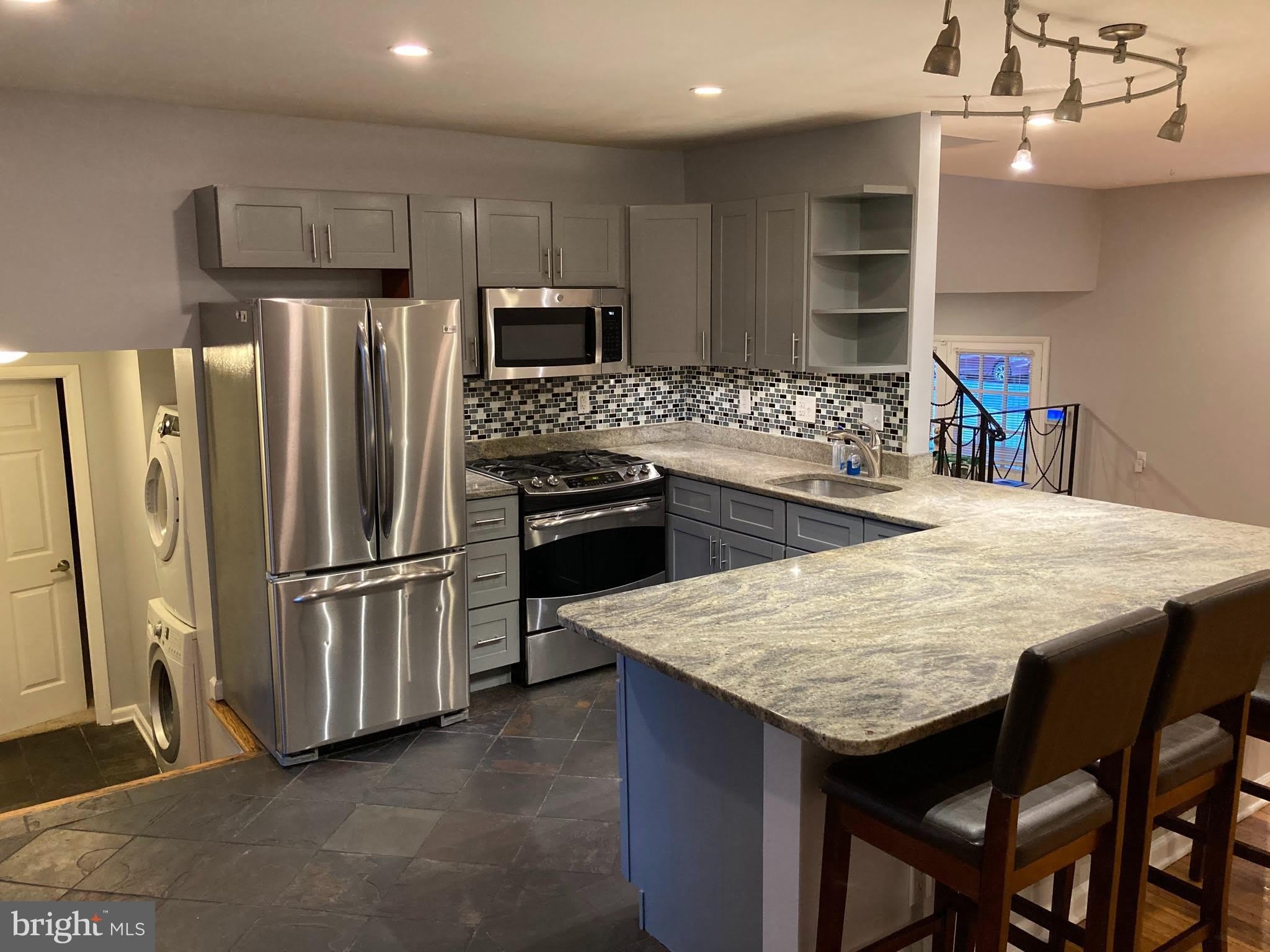 7905 ESTHER Drive – photo 2