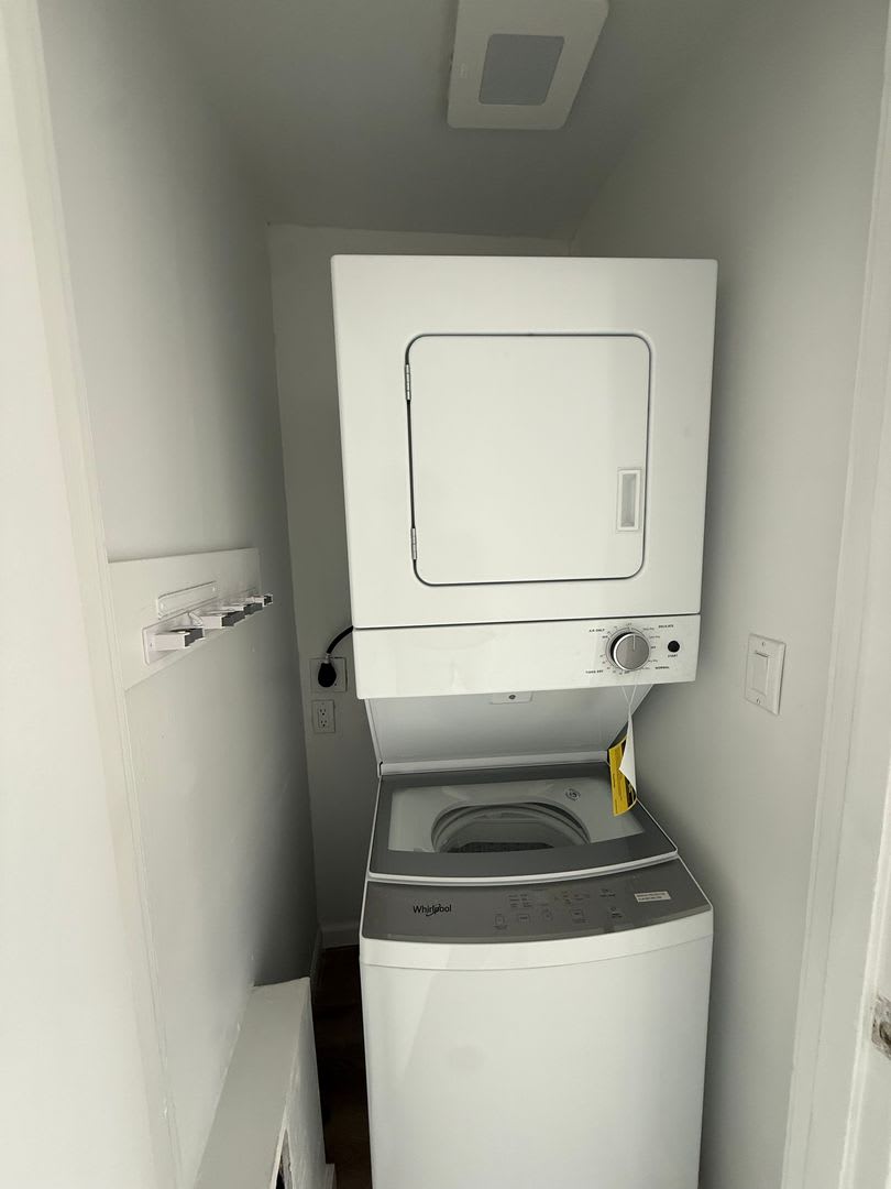 Completely Updated Ranier Beach Duplex Unit For Rent – photo 4