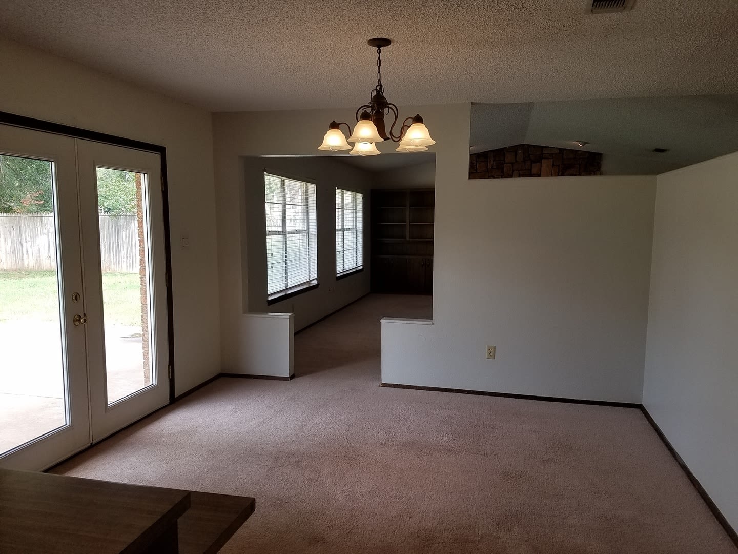 LARGE HOME IN COLONIAL PARK – photo 5