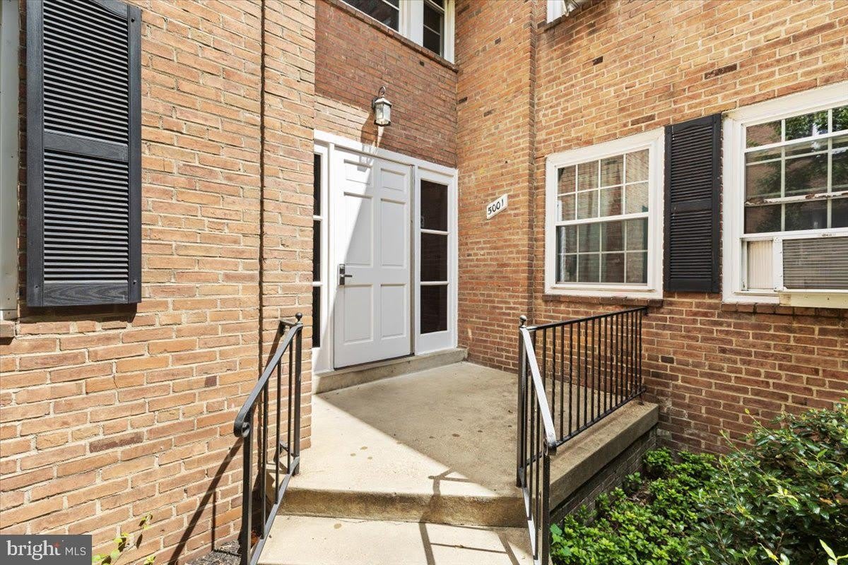 5001 10TH ST S #5 – photo 2