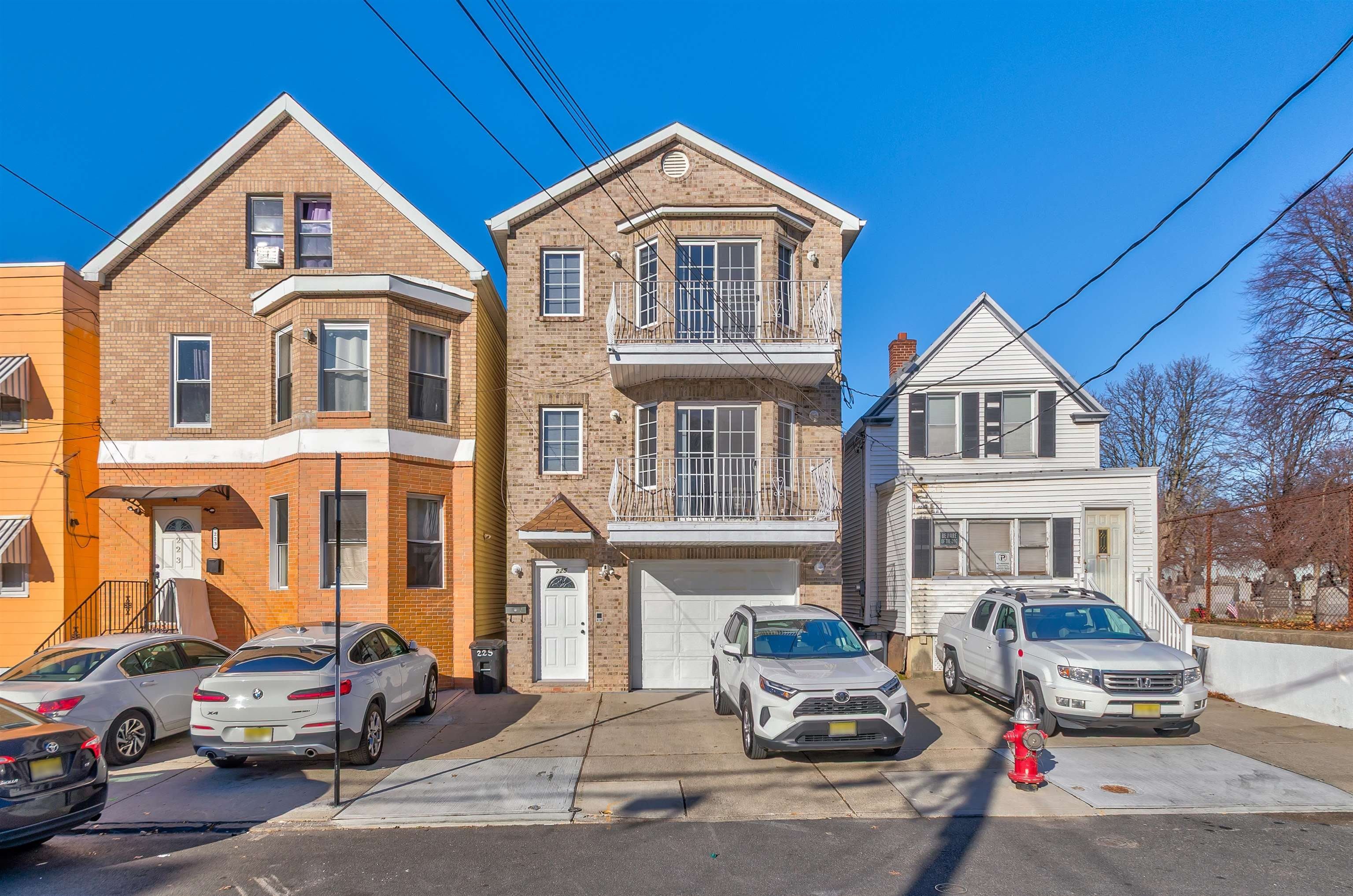 225 BELVEDERE AVE – photo 1