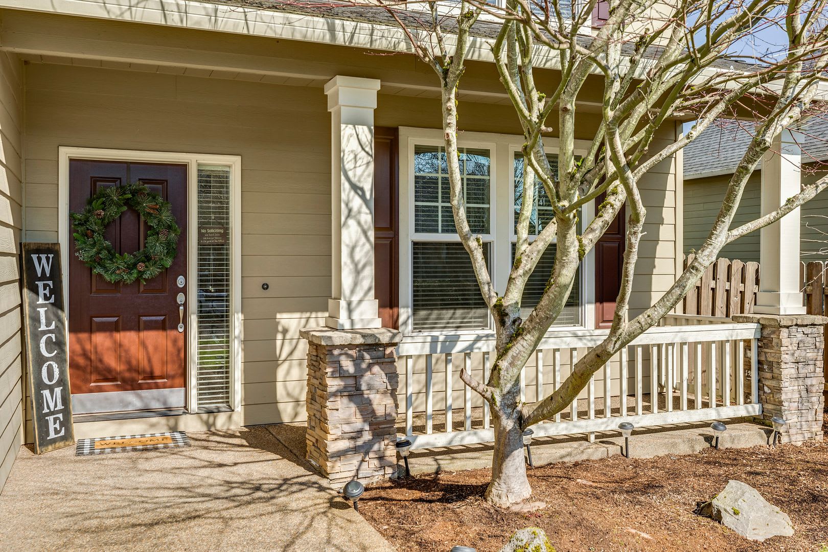 Lovely 4 Bedroom Home With Neighborhood Pool – photo 2