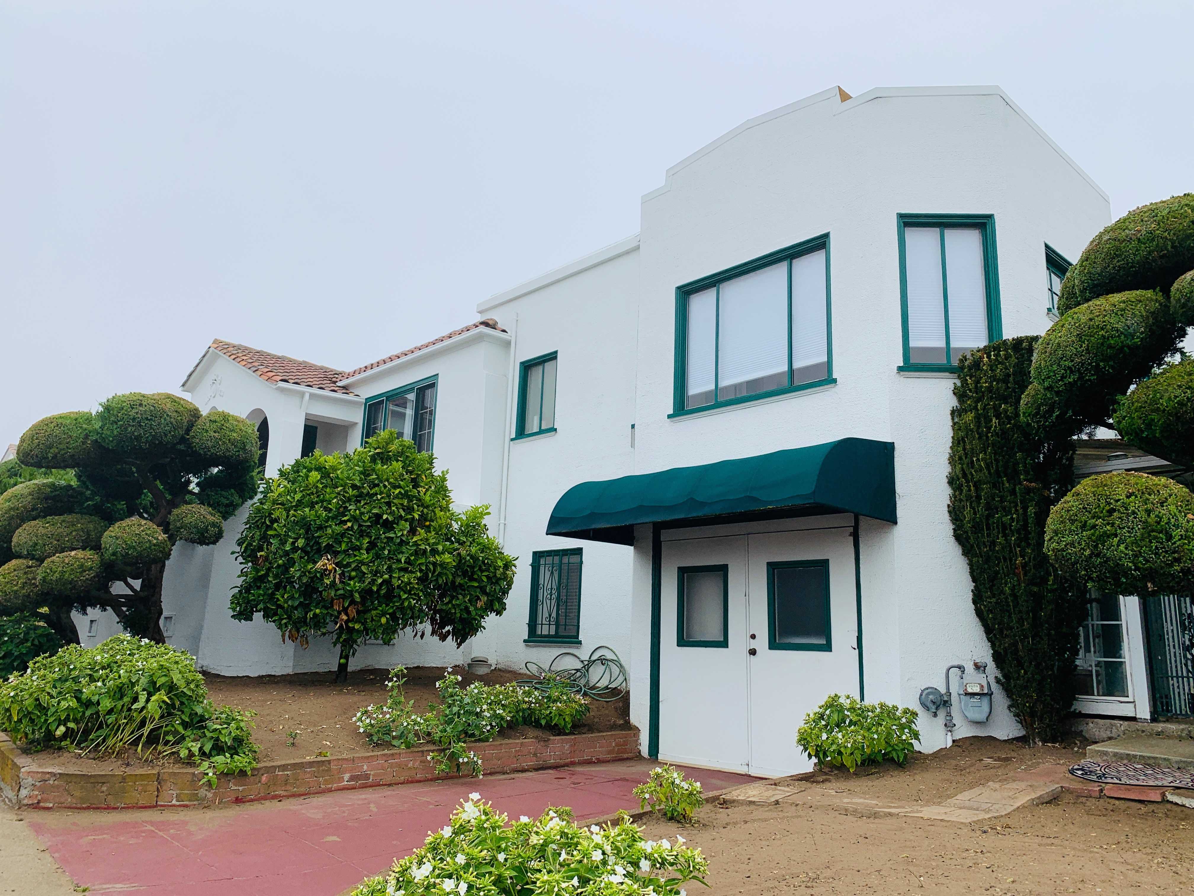 860 Monterey Boulevard – photo 1