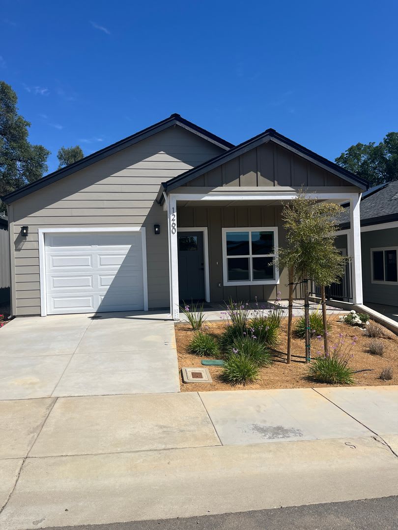 Newly built homes with City of Redding solar! – photo 1