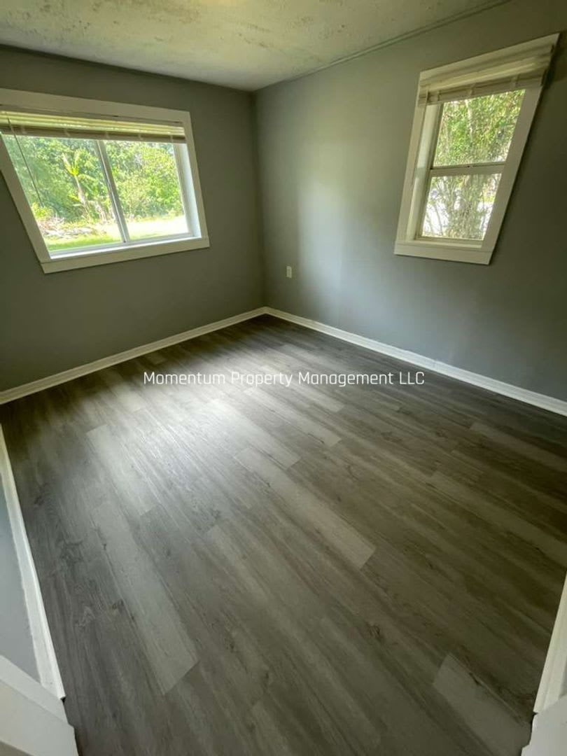 Freshly Renovated 3/2 – photo 3
