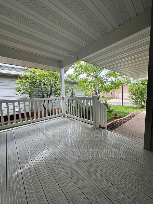 3209 Wild Rose Ln – photo 4