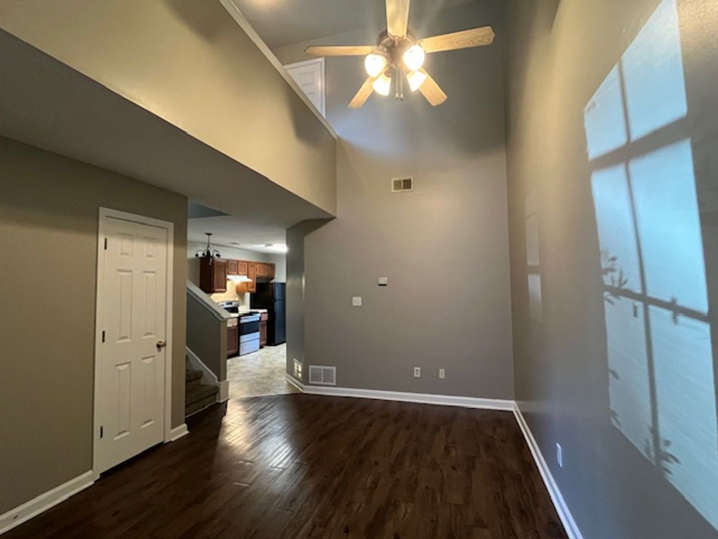 Renovated 3 Bedroom 3 Bath Townhome for Rent! – photo 3