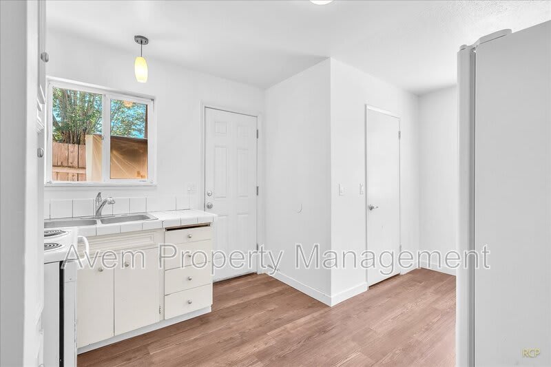 12975 SW Allen Blvd Unit 1 – photo 5