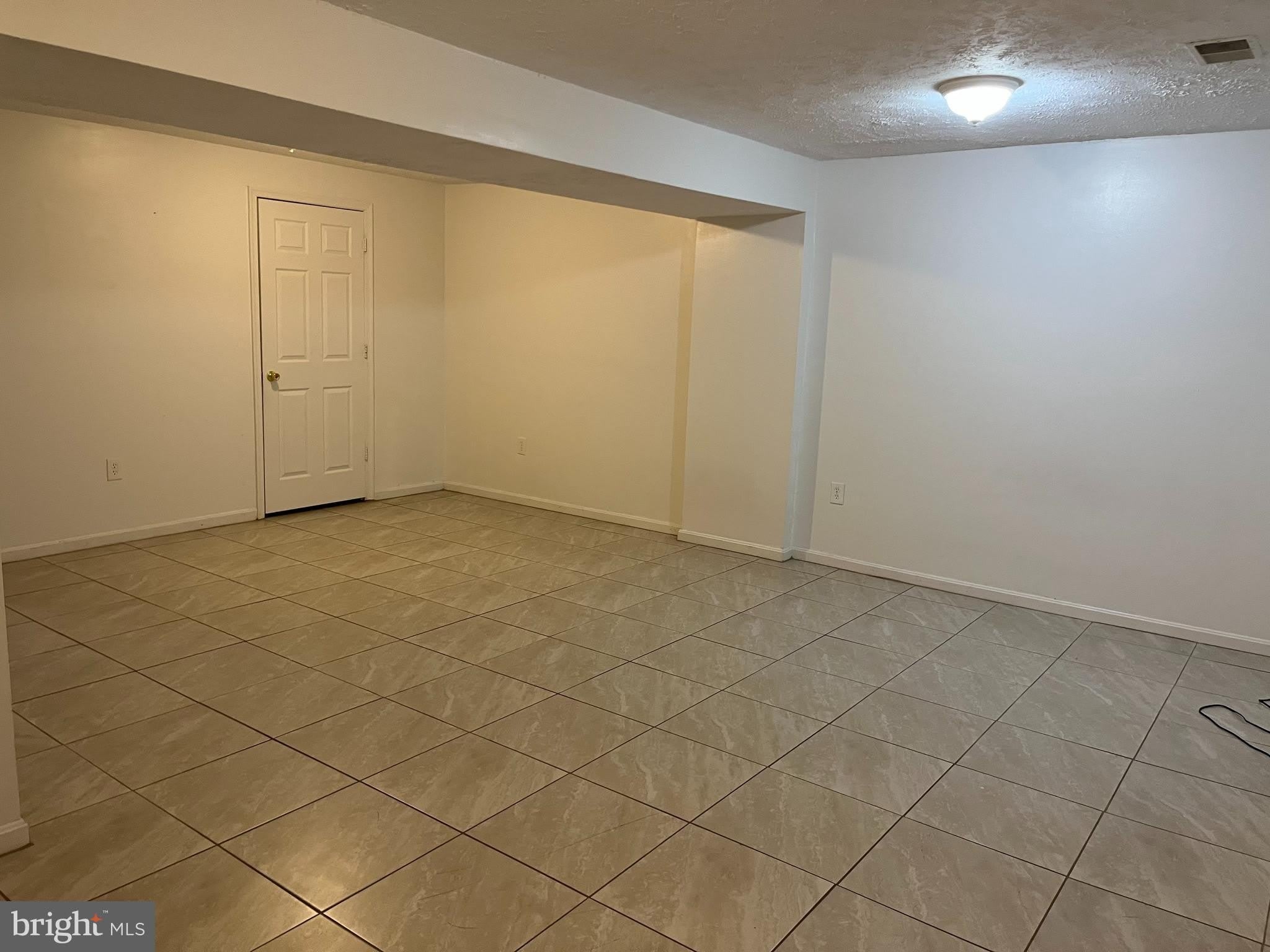 14684 CLOVERDALE Road – photo 5