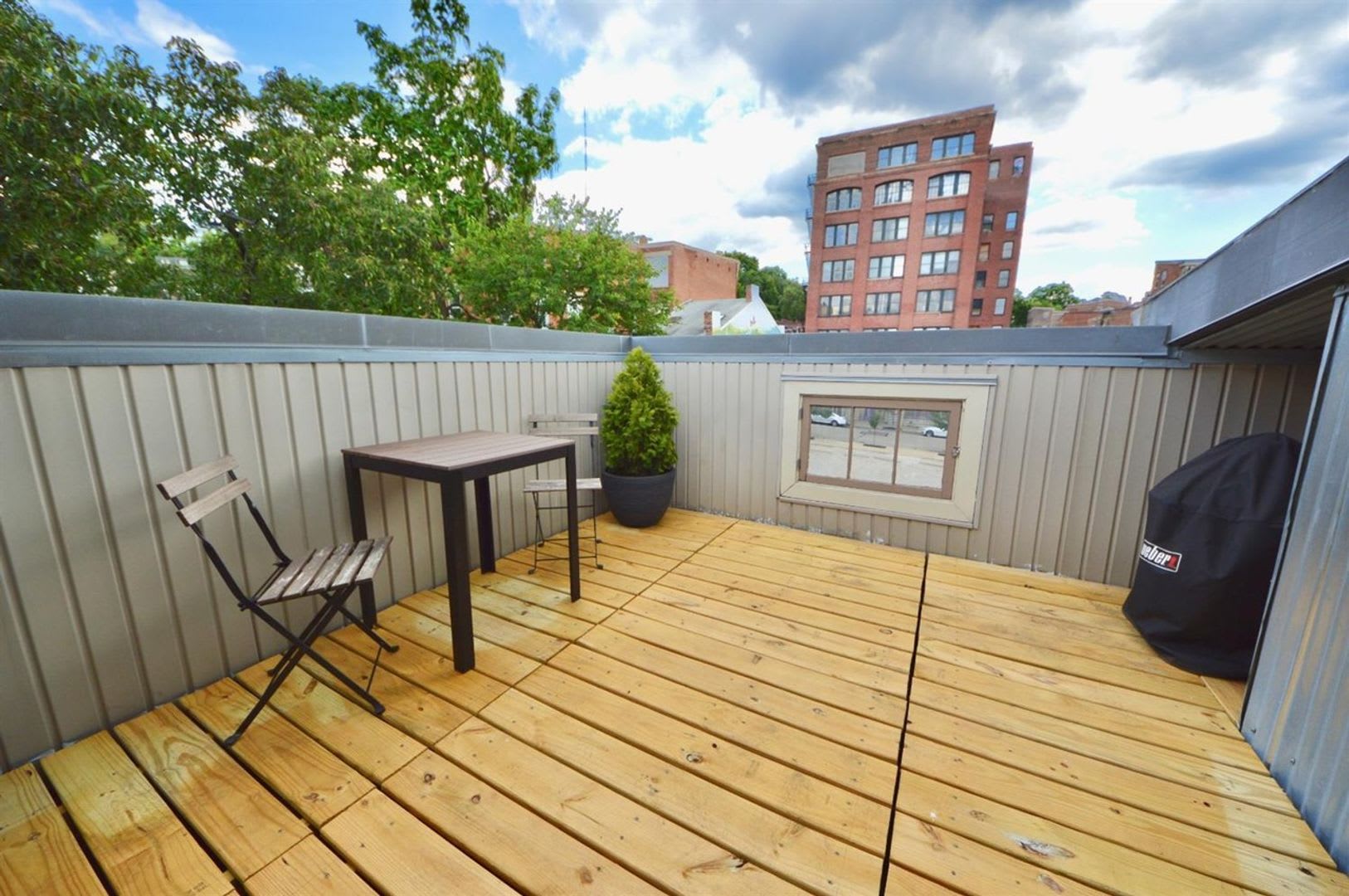 Vibrant One Bedroom Apartment in Over the Rhine – photo 3