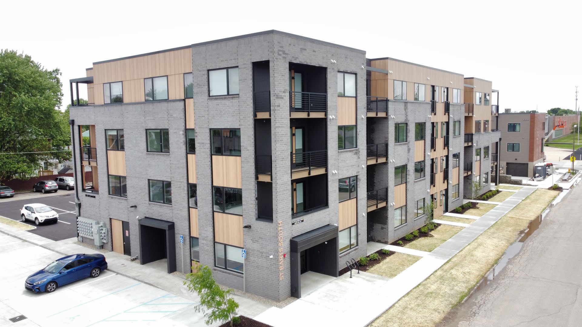 St. Barts Apartments – photo 2