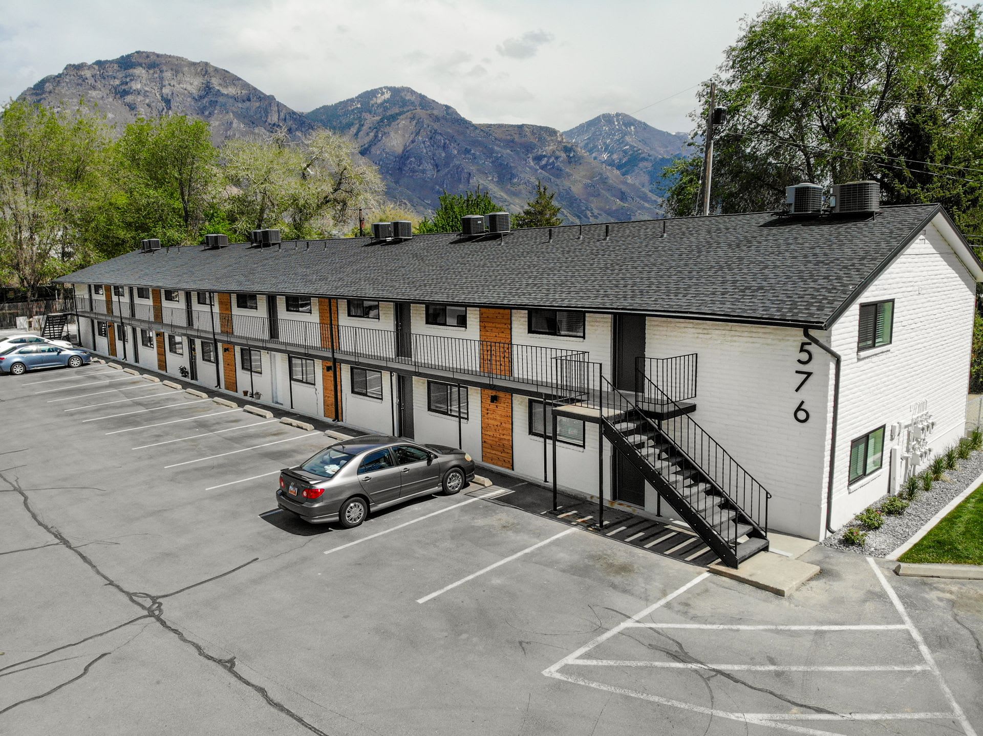 Fully furnished! 2-Bedroom Apartment, Steps from the Provo River Trail! – photo 3